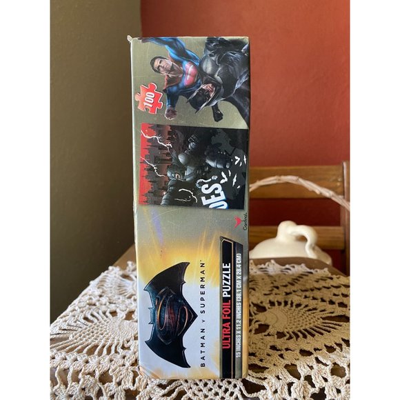 BATMAN V SUPERMAN PUZZLE - 2 Puzzles - NEW - Ultra Foil - 100 Pcs. Each - 15x11 - Picture 8 of 9